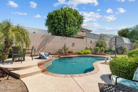Exterior - 2715 E Vista Dr, Phoenix, AZ 85032 photo 2 of 9
