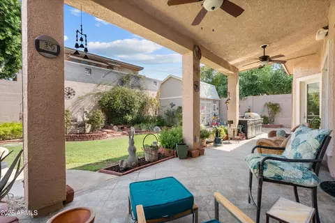 Exterior - 2715 E Vista Dr, Phoenix, AZ 85032 photo 4 of 9