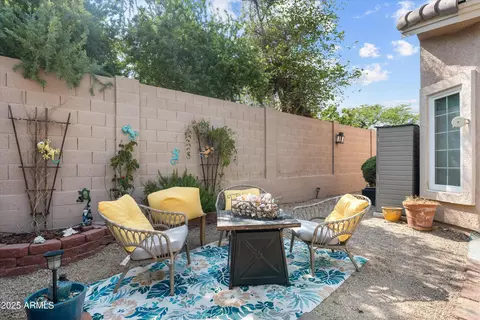 Exterior - 2715 E Vista Dr, Phoenix, AZ 85032 photo 6 of 9