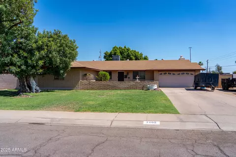 3102 W Paradise Dr, Phoenix, AZ 85029