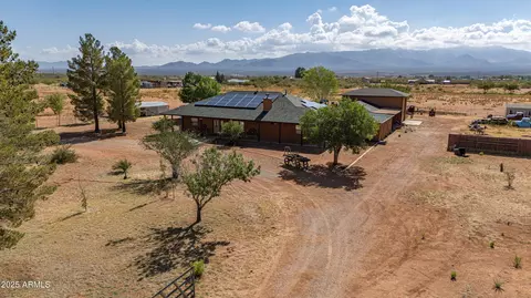 7405 S Land Grant Rd, Hereford, AZ 85615
