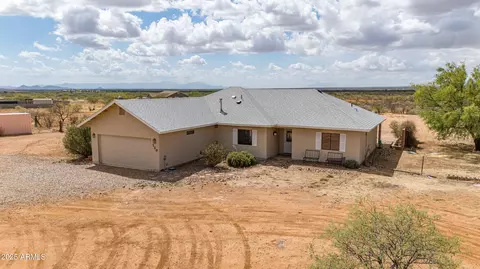 720 E Valley View Trl, Huachuca City, AZ 85616