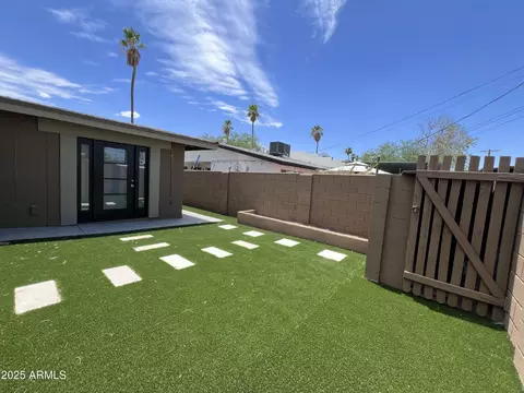 4142 E Moreland St #2, Phoenix, AZ 85008