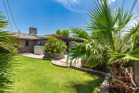 Exterior - 6032 N 8th St, Phoenix, AZ 85014 photo 5 of 8