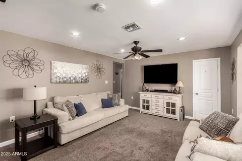 Living - 6032 N 8th St, Phoenix, AZ 85014 photo 1 of 2