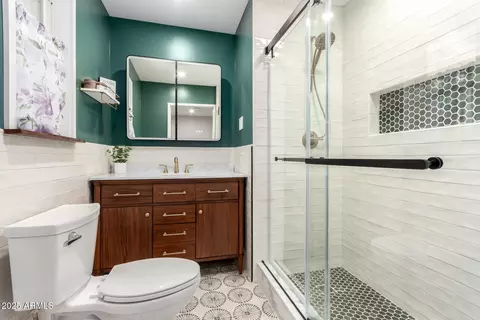 Bath - 6032 N 8th St, Phoenix, AZ 85014 photo 1 of 2