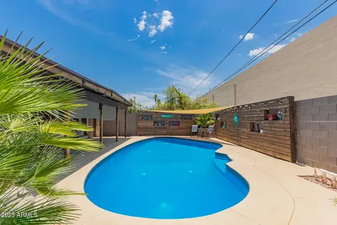 Exterior - 6032 N 8th St, Phoenix, AZ 85014 photo 6 of 8