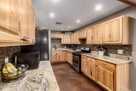 Kitchen - 6032 N 8th St, Phoenix, AZ 85014 photo 4 of 4