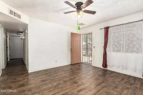 8618 S 9th Pl, Phoenix, AZ 85042 photo 4