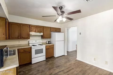 8618 S 9th Pl, Phoenix, AZ 85042 photo 7