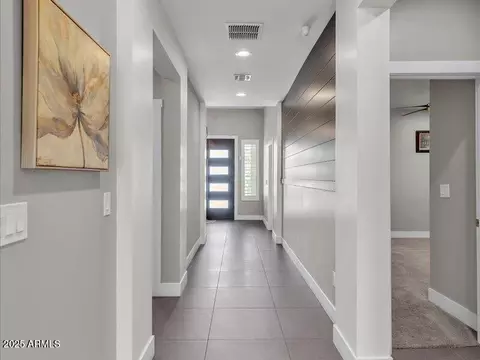Entry Way - 1010 E Pierson St, Phoenix, AZ 85014 photo 5 of 5