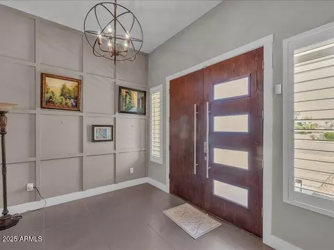 Entry Way - 1010 E Pierson St, Phoenix, AZ 85014 photo 2 of 5