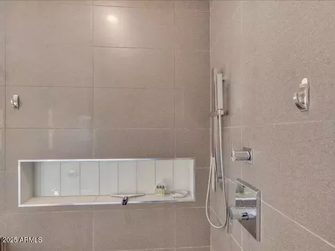 Bath - 1010 E Pierson St, Phoenix, AZ 85014 photo 5 of 11
