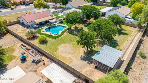 View/Area - 636 E Mesquite Ave, Gilbert, AZ 85296 photo 10 of 12