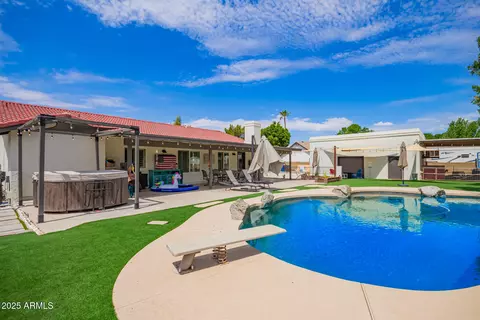 Exterior - 636 E Mesquite Ave, Gilbert, AZ 85296 photo 8 of 17
