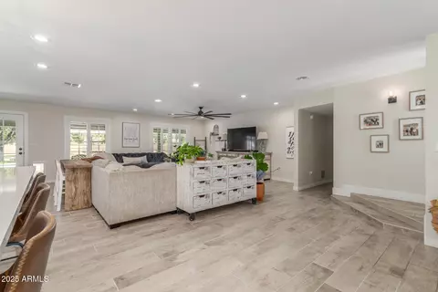 Entry Way - 636 E Mesquite Ave, Gilbert, AZ 85296 photo 2 of 2