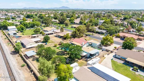 View/Area - 636 E Mesquite Ave, Gilbert, AZ 85296 photo 6 of 12