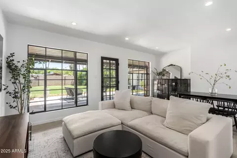 1126 E Lawrence Rd, Phoenix, AZ 85014 photo 11