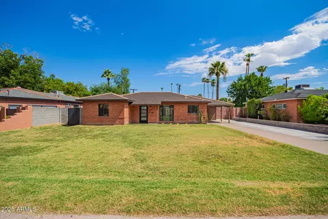 1126 E Lawrence Rd, Phoenix, AZ 85014 photo 2