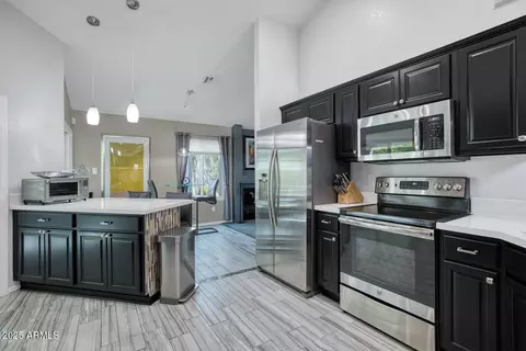 3976 E Graythorn St, Phoenix, AZ 85044 photo 10