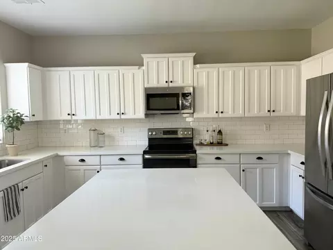 Kitchen - 4498 E Dublin St, Gilbert, AZ 85295 photo 2 of 7