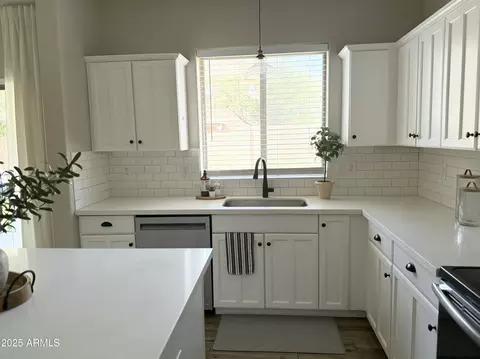Kitchen - 4498 E Dublin St, Gilbert, AZ 85295 photo 5 of 7