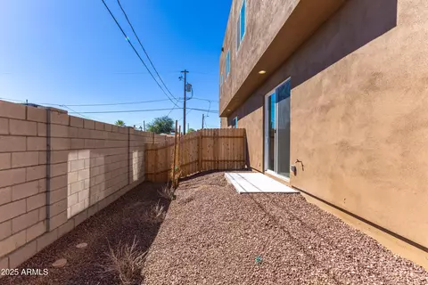Exterior - 4307 N 13th Pl, Phoenix, AZ 85014 photo 3 of 4