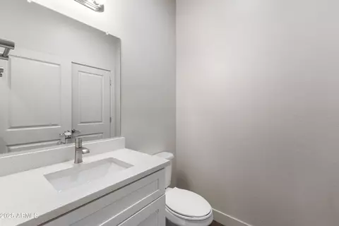 Bath - 4307 N 13th Pl, Phoenix, AZ 85014 photo 1 of 4