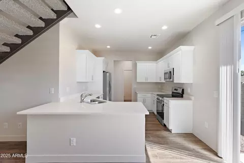 Kitchen - 4307 N 13th Pl, Phoenix, AZ 85014 photo 1 of 5