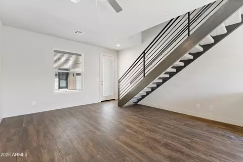 Living - 4307 N 13th Pl, Phoenix, AZ 85014 photo 1 of 2