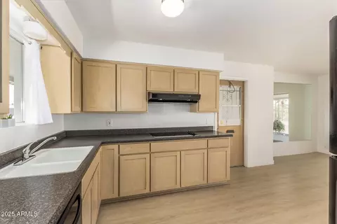 Kitchen - 5226 E Colby St, Mesa, AZ 85205 photo 4 of 4