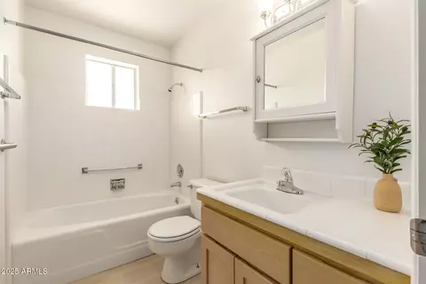 Bath - 5226 E Colby St, Mesa, AZ 85205 photo 2 of 2