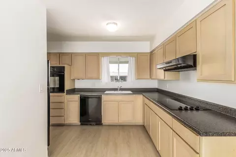 Kitchen - 5226 E Colby St, Mesa, AZ 85205 photo 2 of 4