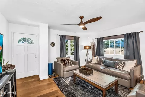 Living - 717 E Myrtle Ave, Phoenix, AZ 85020 photo 2 of 4