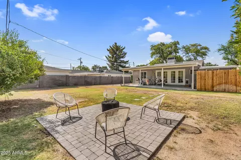 Exterior - 717 E Myrtle Ave, Phoenix, AZ 85020 photo 5 of 12