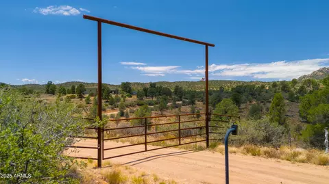 0043 Blue Sky Dr #U, Peeples Valley, AZ 86332