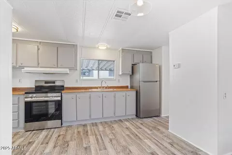 2121 N Center St #184, Mesa, AZ 85201