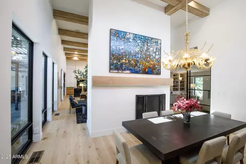 Dining - 123 E Wagon Wheel Dr, Phoenix, AZ 85020 photo 3 of 3