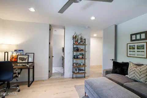 Bedroom - 123 E Wagon Wheel Dr, Phoenix, AZ 85020 photo 8 of 10