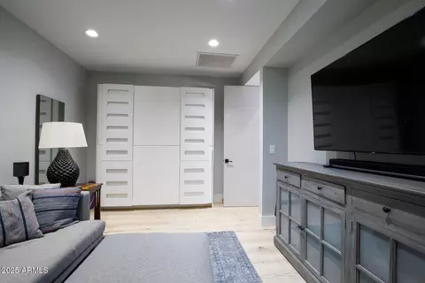 Bedroom - 123 E Wagon Wheel Dr, Phoenix, AZ 85020 photo 2 of 10