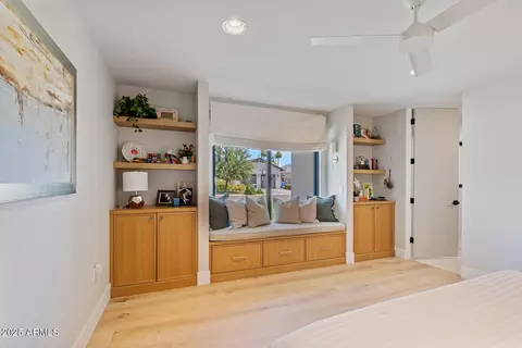 Bedroom - 123 E Wagon Wheel Dr, Phoenix, AZ 85020 photo 6 of 10