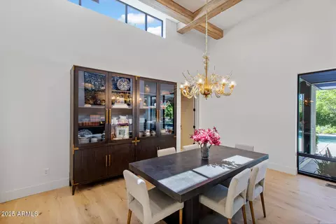 Dining - 123 E Wagon Wheel Dr, Phoenix, AZ 85020 photo 1 of 3
