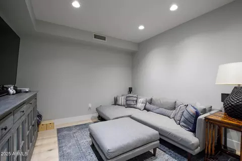 Bedroom - 123 E Wagon Wheel Dr, Phoenix, AZ 85020 photo 1 of 10