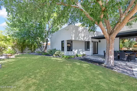 Exterior - 123 E Wagon Wheel Dr, Phoenix, AZ 85020 photo 5 of 9