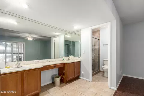 Bath - 5654 N 39th Ave, Phoenix, AZ 85019 photo 1 of 2