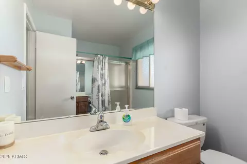 Bath - 5654 N 39th Ave, Phoenix, AZ 85019 photo 2 of 2