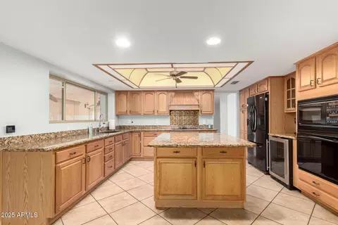 Kitchen - 5654 N 39th Ave, Phoenix, AZ 85019 photo 1 of 3