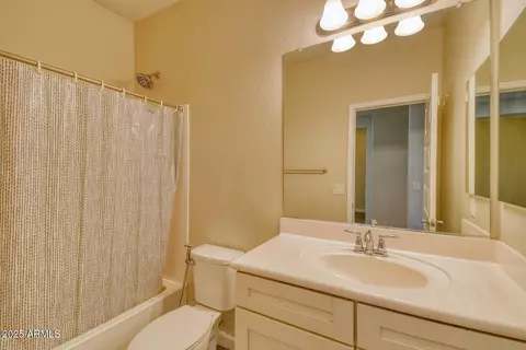 2721 E Dunbar Dr, Phoenix, AZ 85042 photo 3
