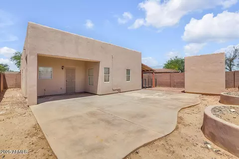 Exterior - 1440 E Saint Catherine Ave, Phoenix, AZ 85042 photo 5 of 7
