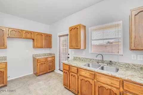 Kitchen - 1440 E Saint Catherine Ave, Phoenix, AZ 85042 photo 3 of 3